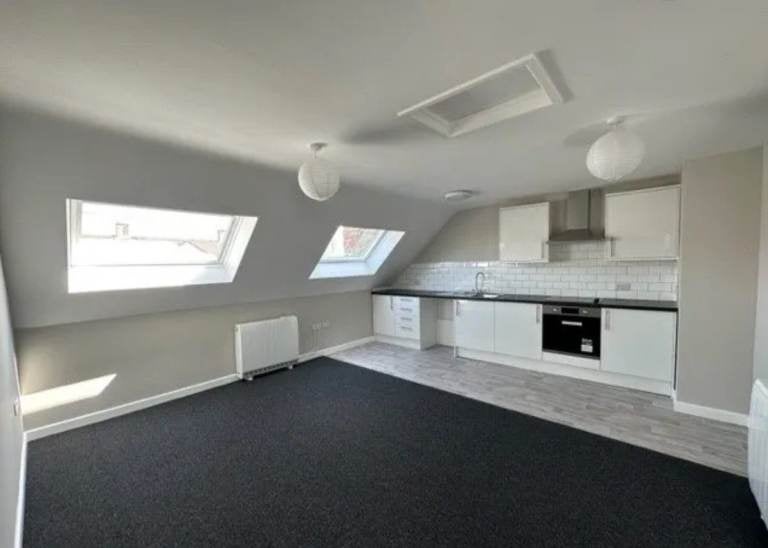 Flat Amors Drove in Sherborne