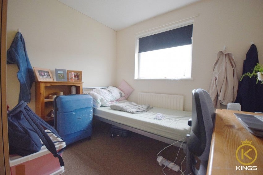 Flat Greville Close in Guildford