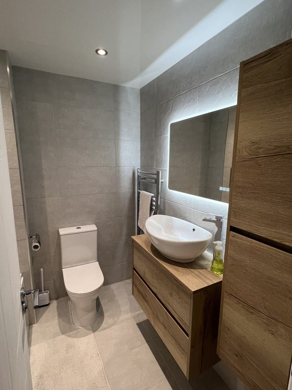 Room Oakham Way in Leeds