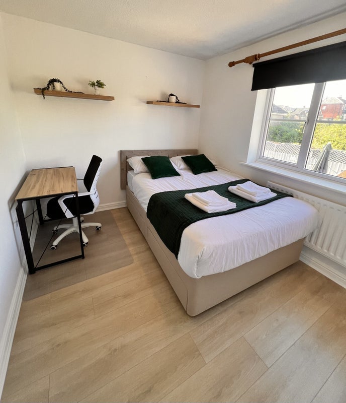 Room Oakham Way in Leeds