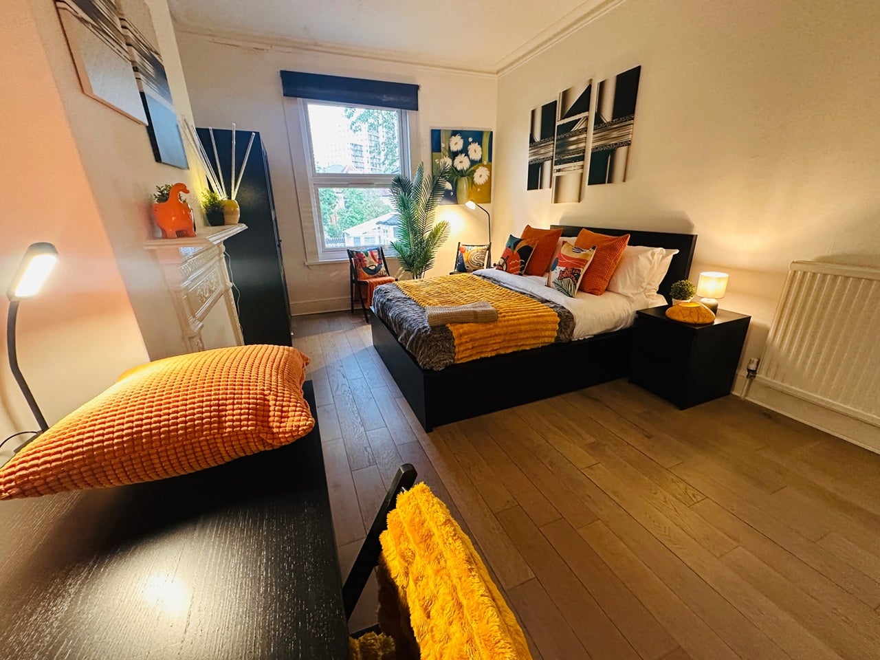 Room Whitehall Road in Greater London