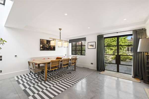 House Elsynge Road in Greater London