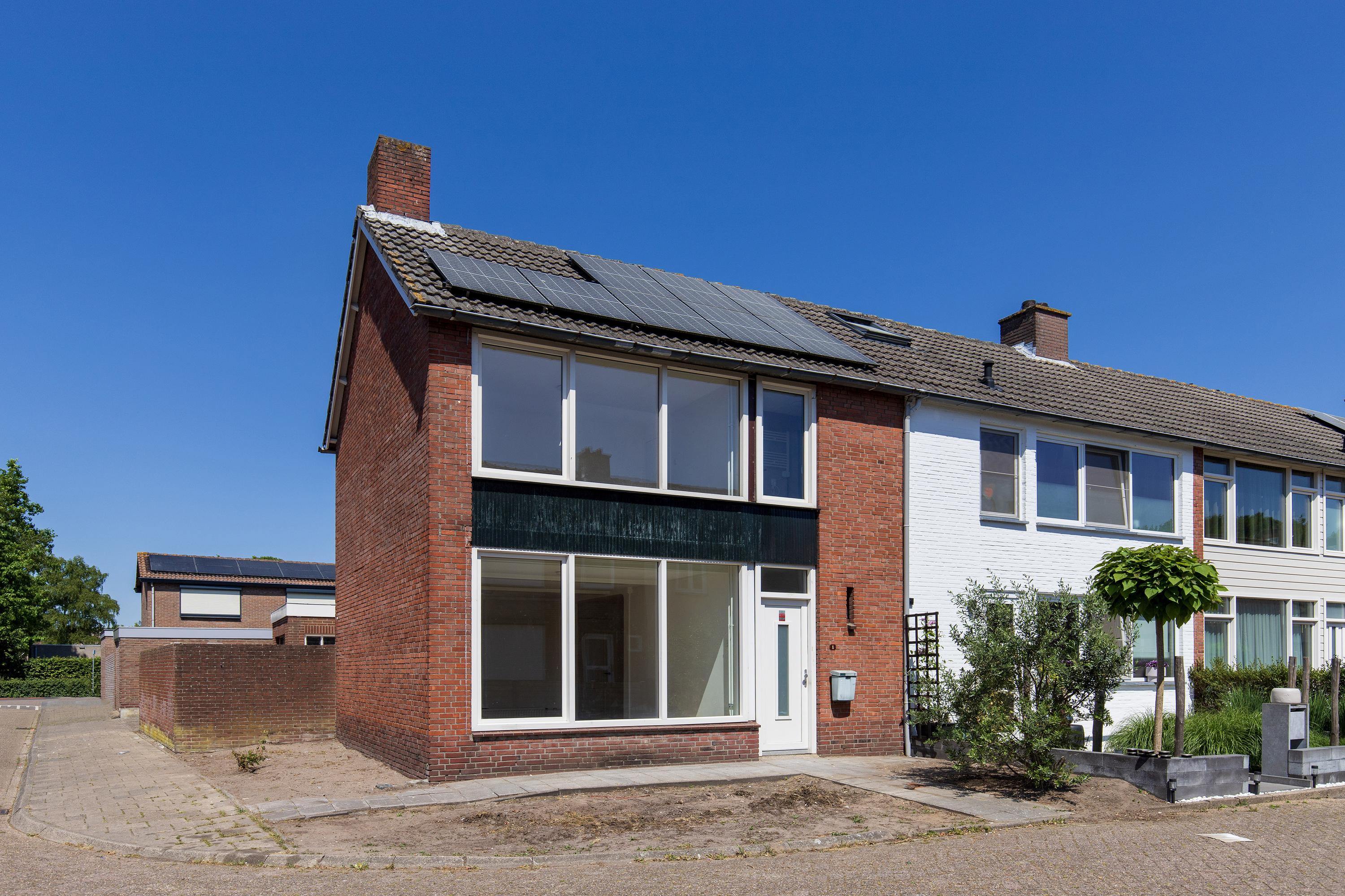 Huis Pastoor de Witstraat 1 in Putte