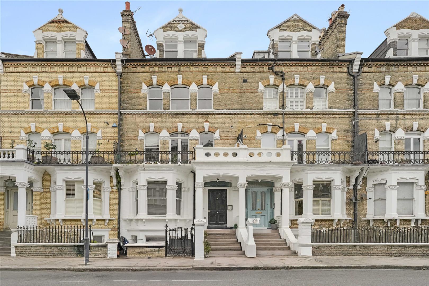 Flat Gunterstone Road in Greater London