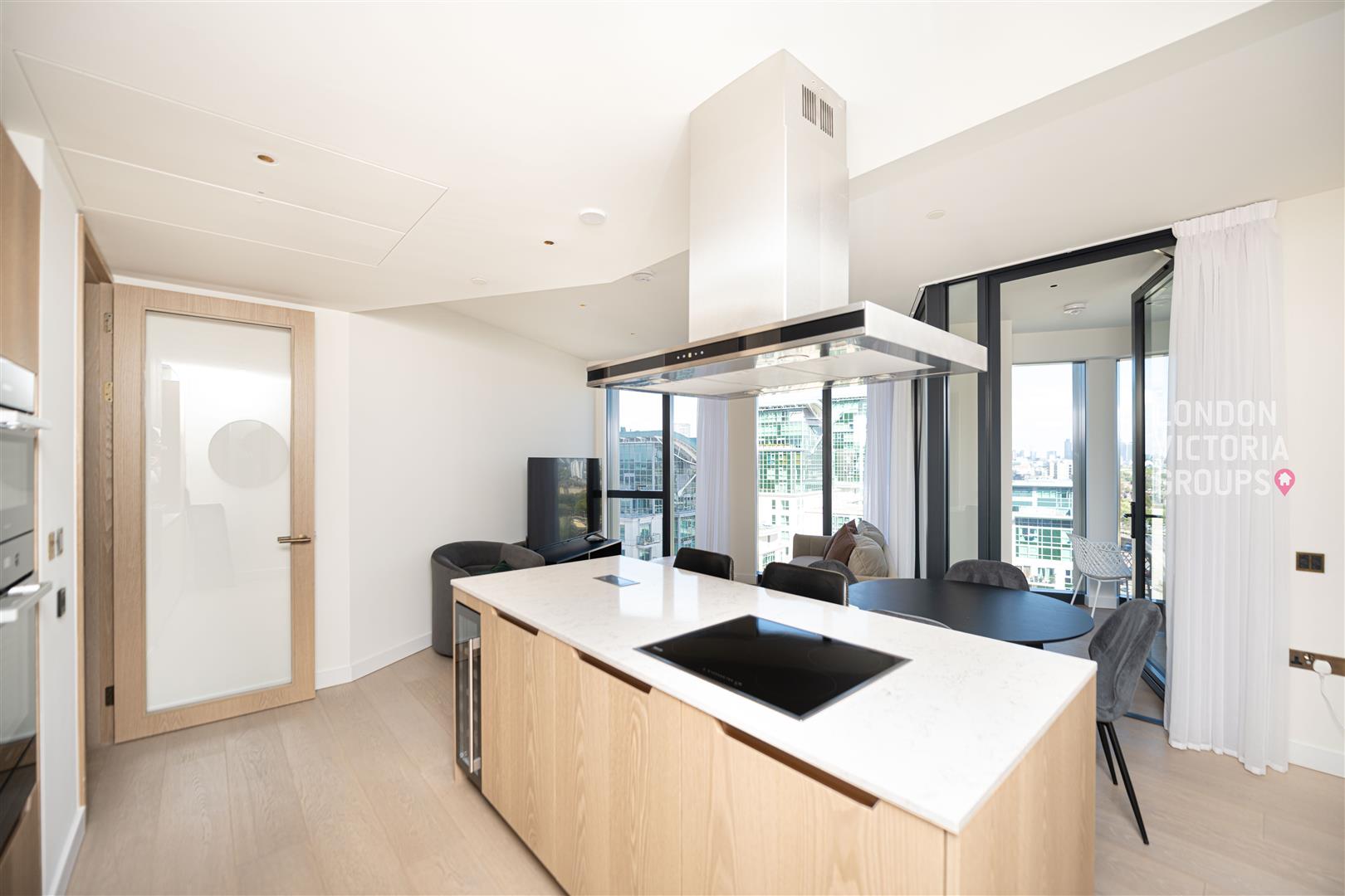 Flat Nine Elms Lane in Greater London