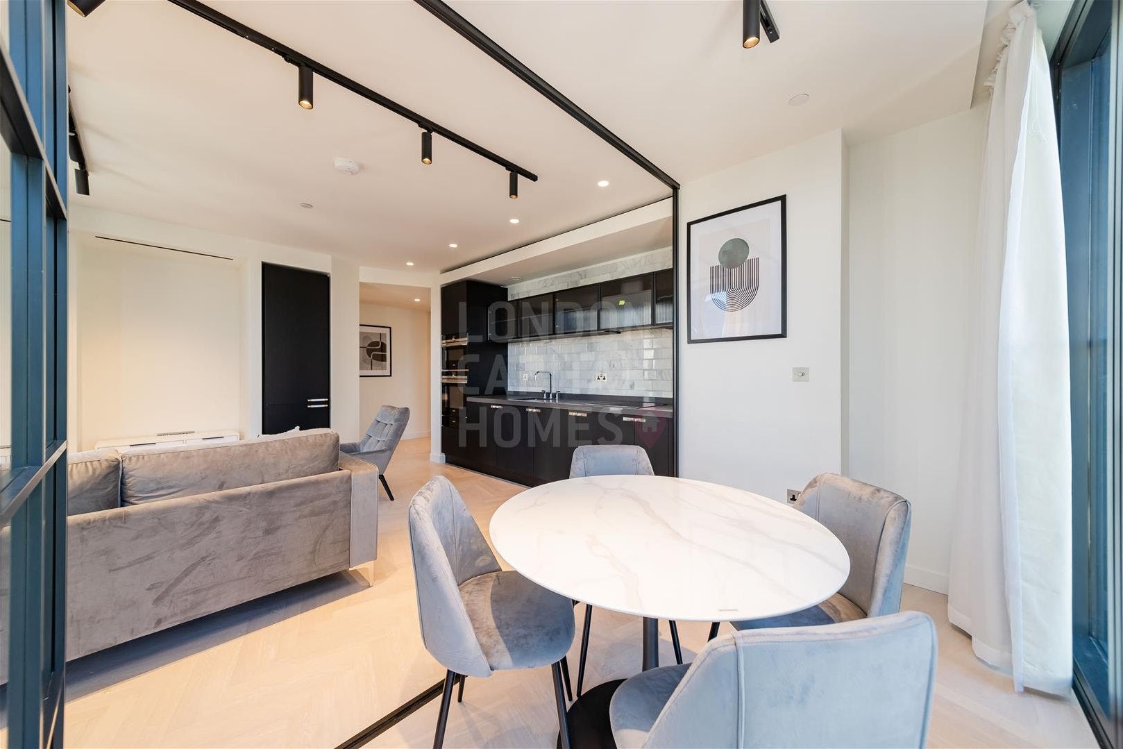 Flat Crown Place in Greater London
