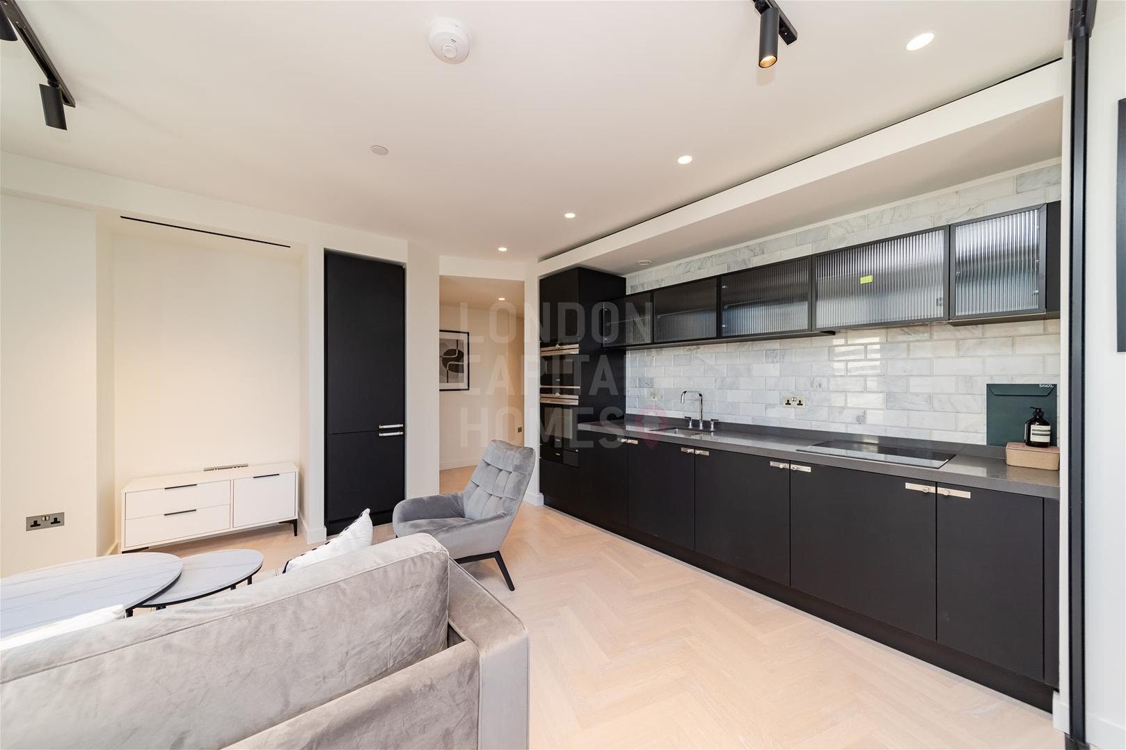 Flat Crown Place in Greater London