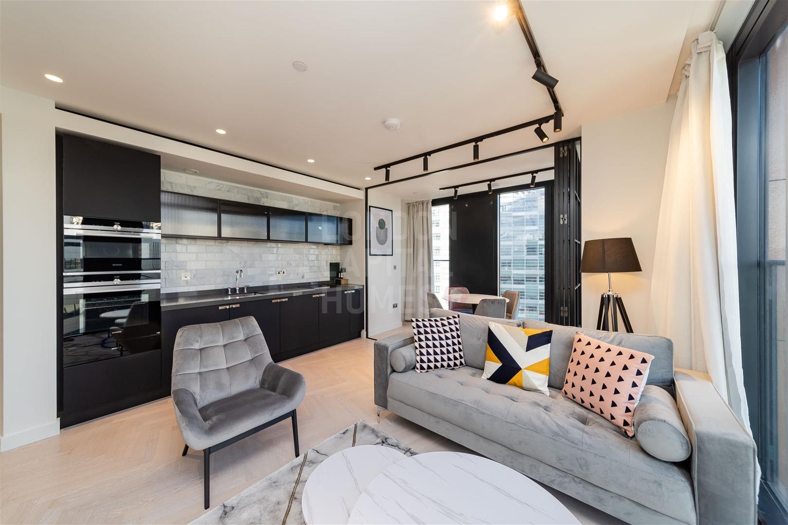 Flat Crown Place in Greater London