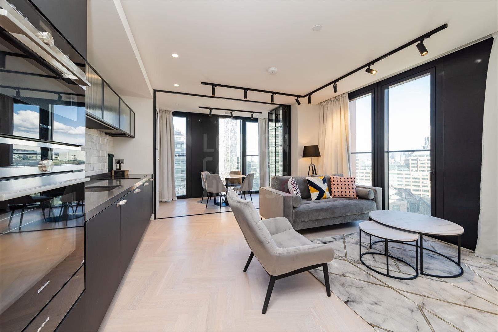 Flat Crown Place in Greater London