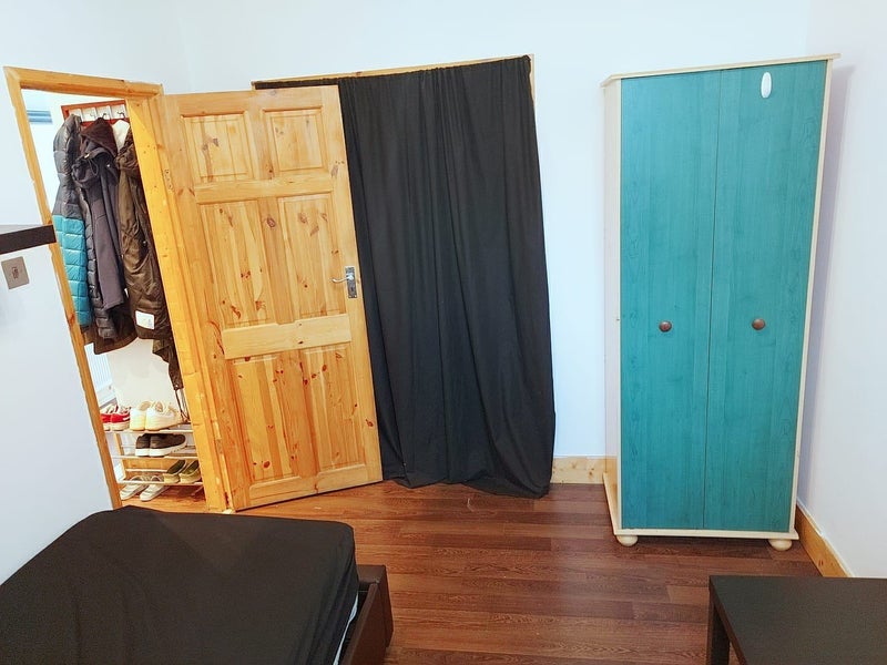 Room Russell Road in Greater London