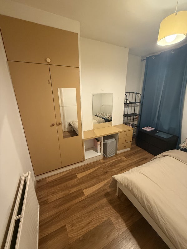Room Elthruda Road in Greater London