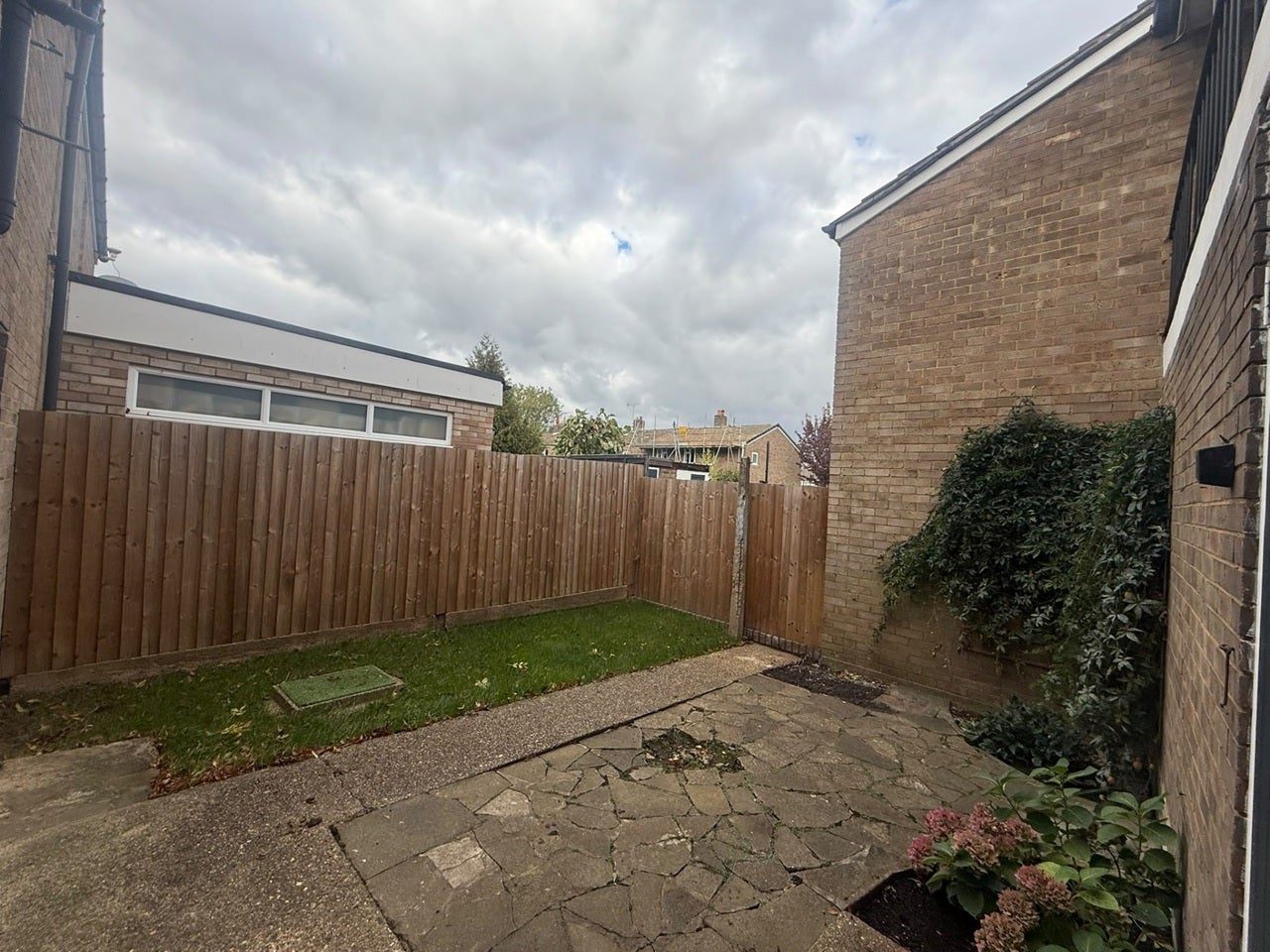 Flat Clinton End in Dacorum