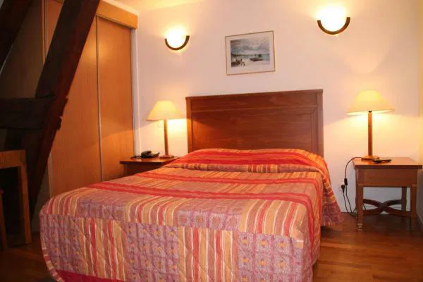 Room Rue Henri Germond in Illiers-Combray