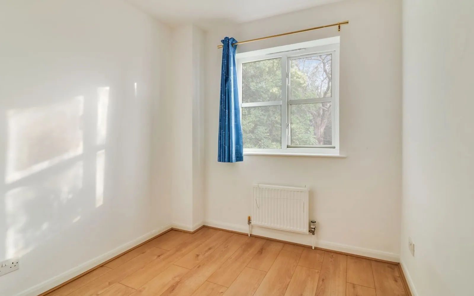 Flat Lime Close in Greater London