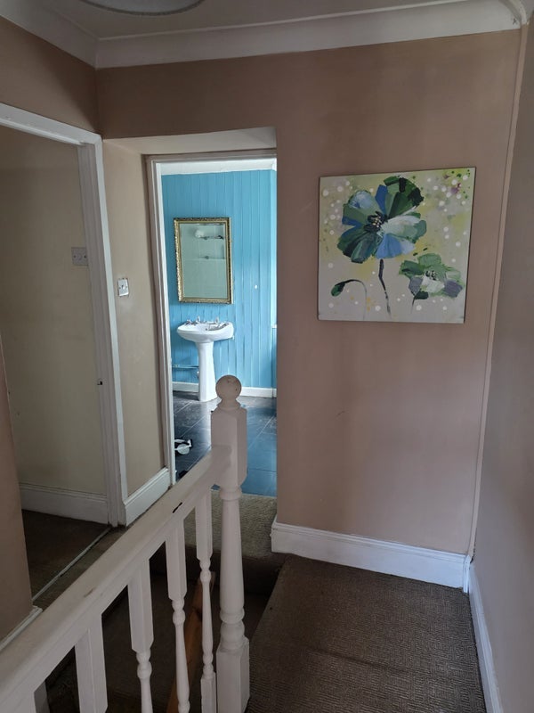 Room North Road in Porth