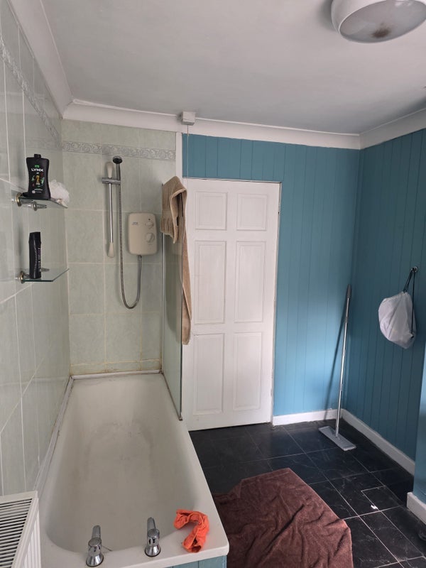 Room North Road in Porth
