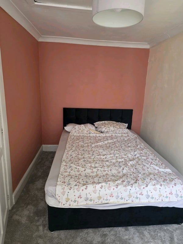 Room North Road in Porth