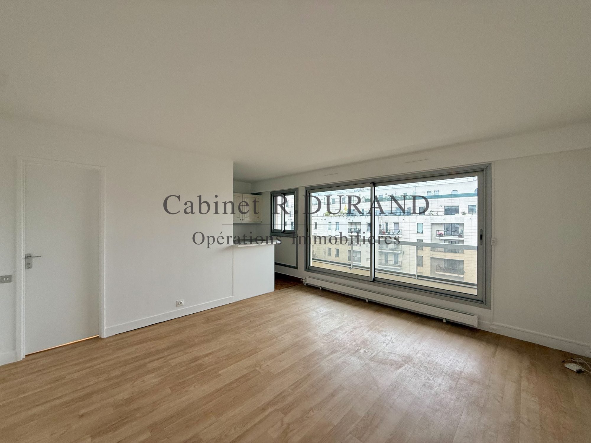 Flat Rue Edith Cavell in Courbevoie