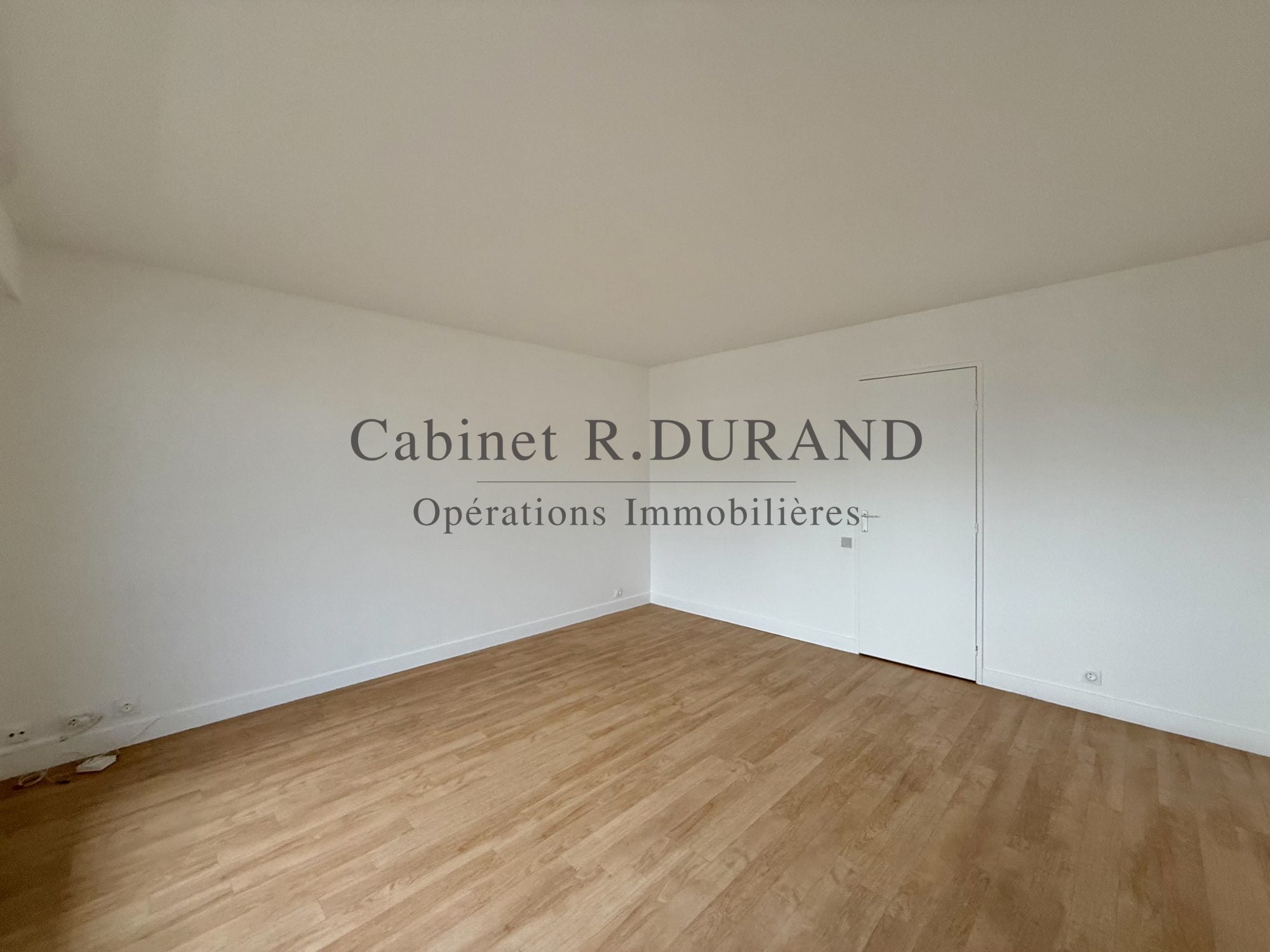 Flat Rue Edith Cavell in Courbevoie