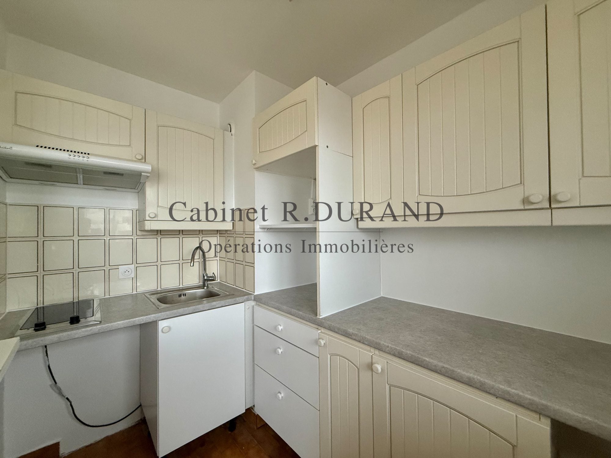 Flat Rue Edith Cavell in Courbevoie