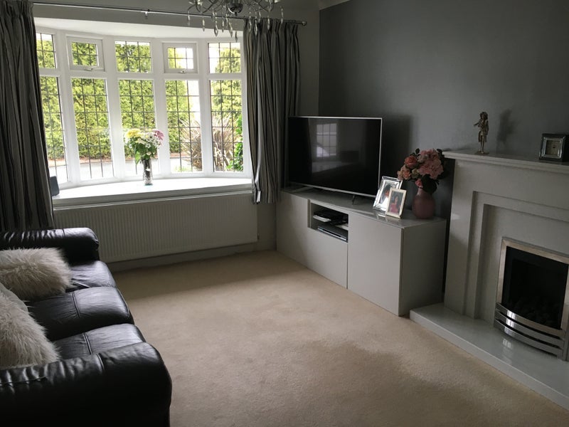 Room Barnfield Drive in Metropolitan Borough of Solihull