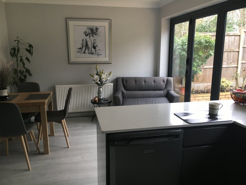 Room Barnfield Drive in Metropolitan Borough of Solihull