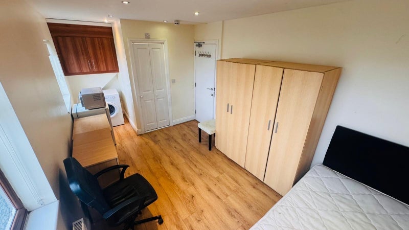 Room Preston Hill in Greater London