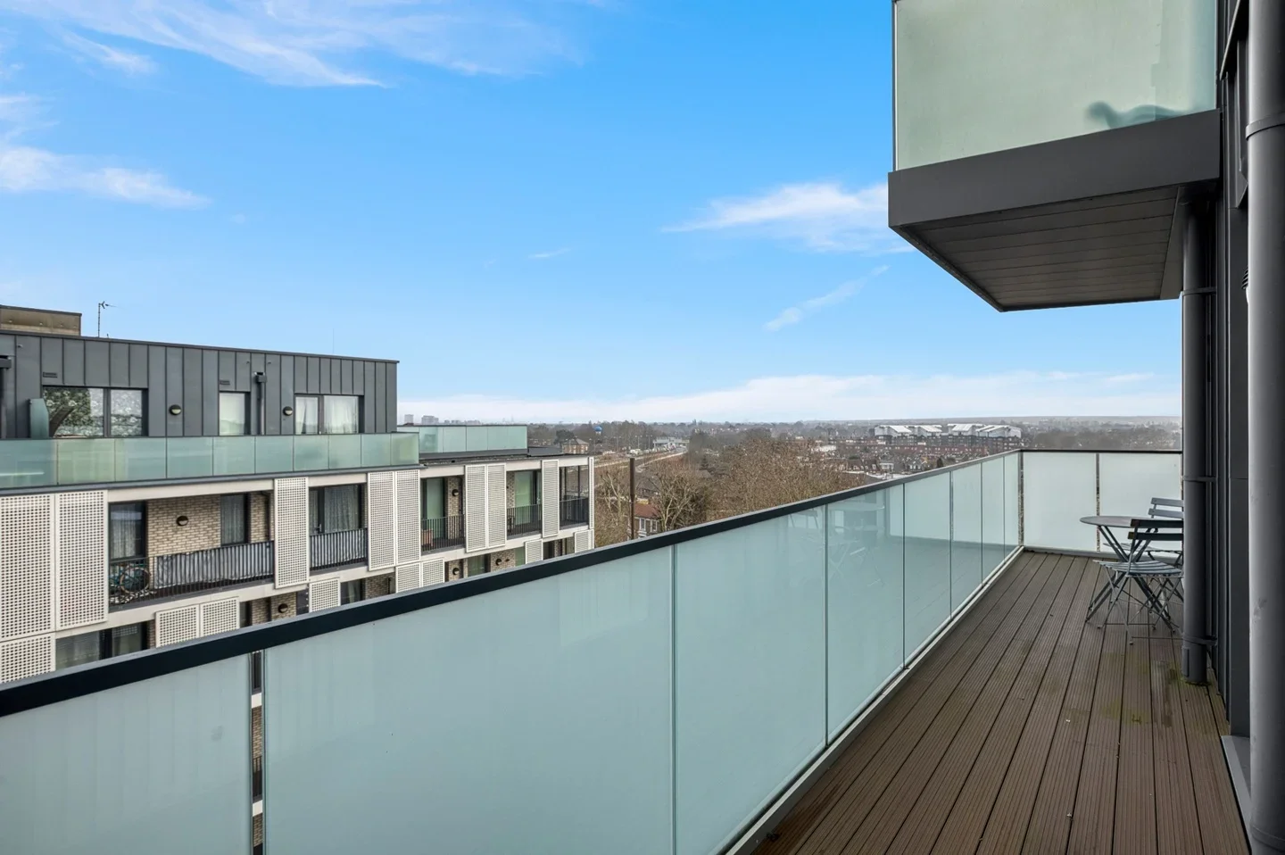 Flat Chiswick High Road in Greater London