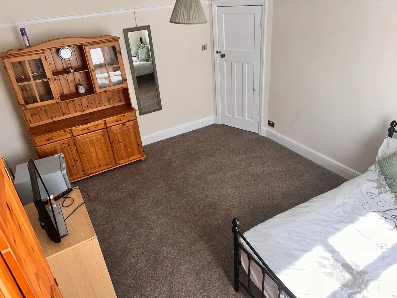Room Fairfield Crescent in Greater London