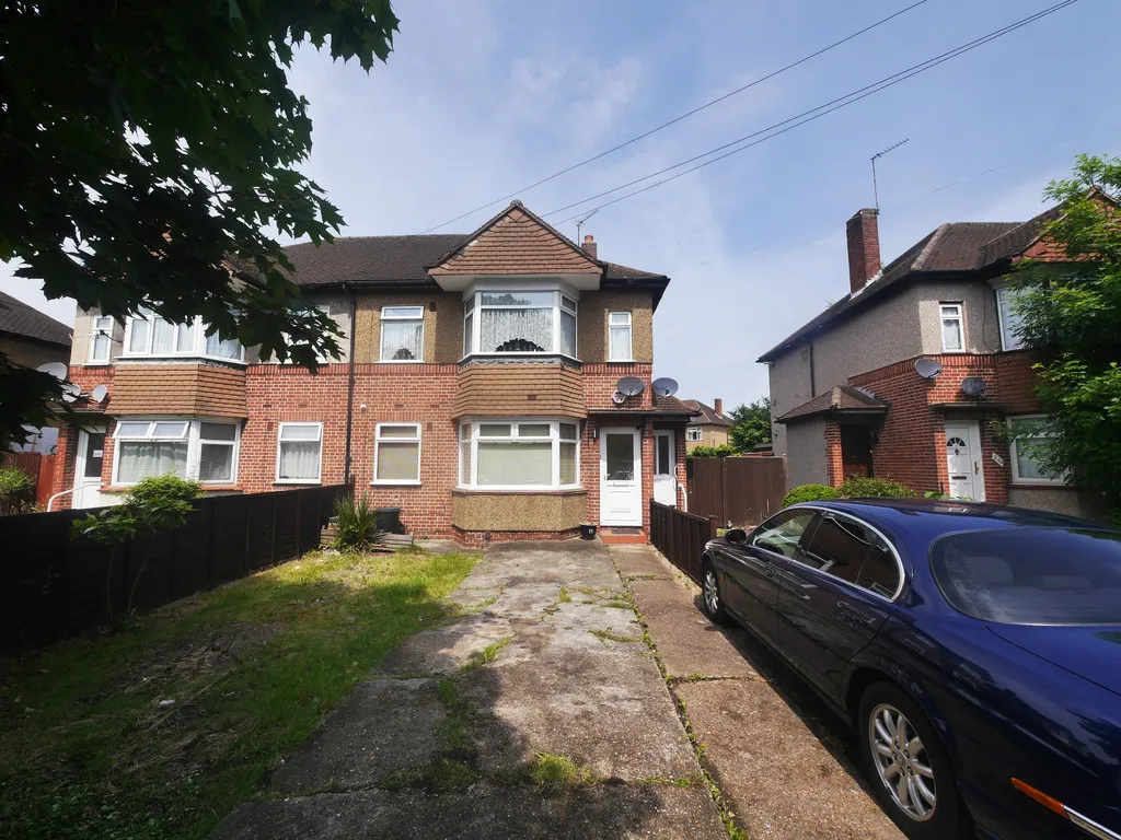 House Shakespeare Avenue in Greater London