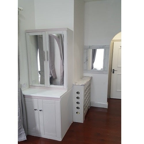 Flat Morrish Road in Greater London