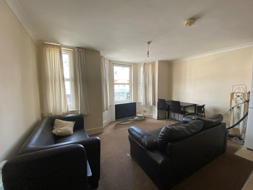 Flat Portswood Road in Southampton