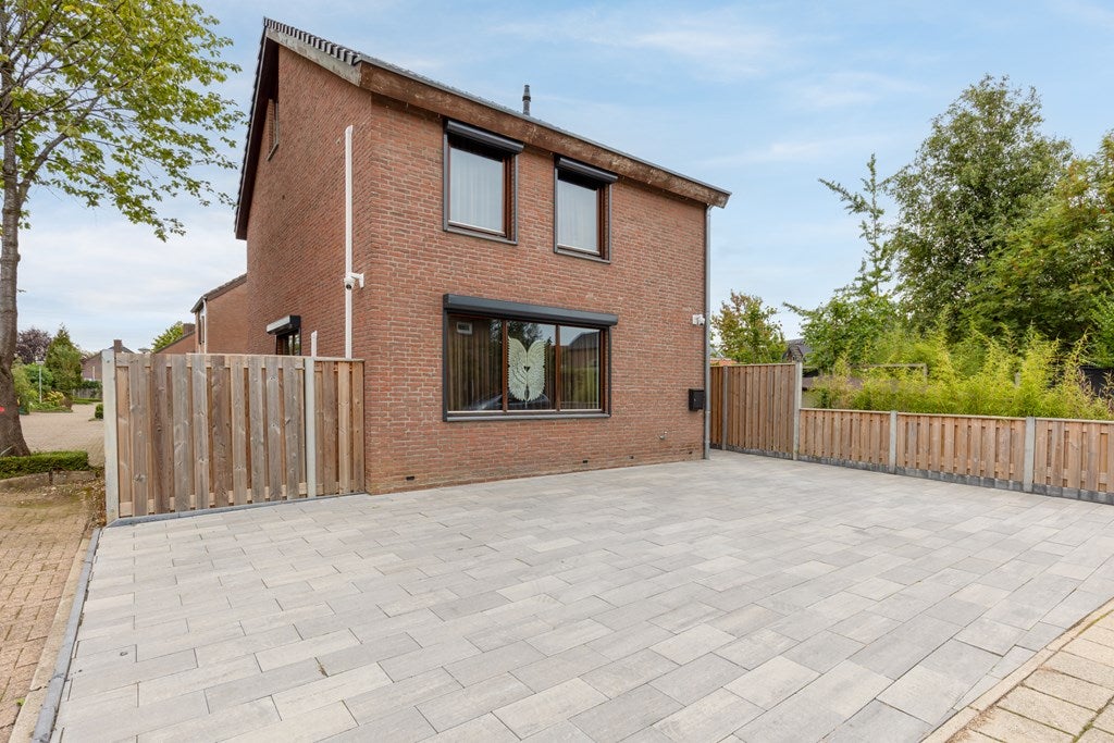 Vrijstaande woning te koop: Maarten Trompstraat 6, Elsloo