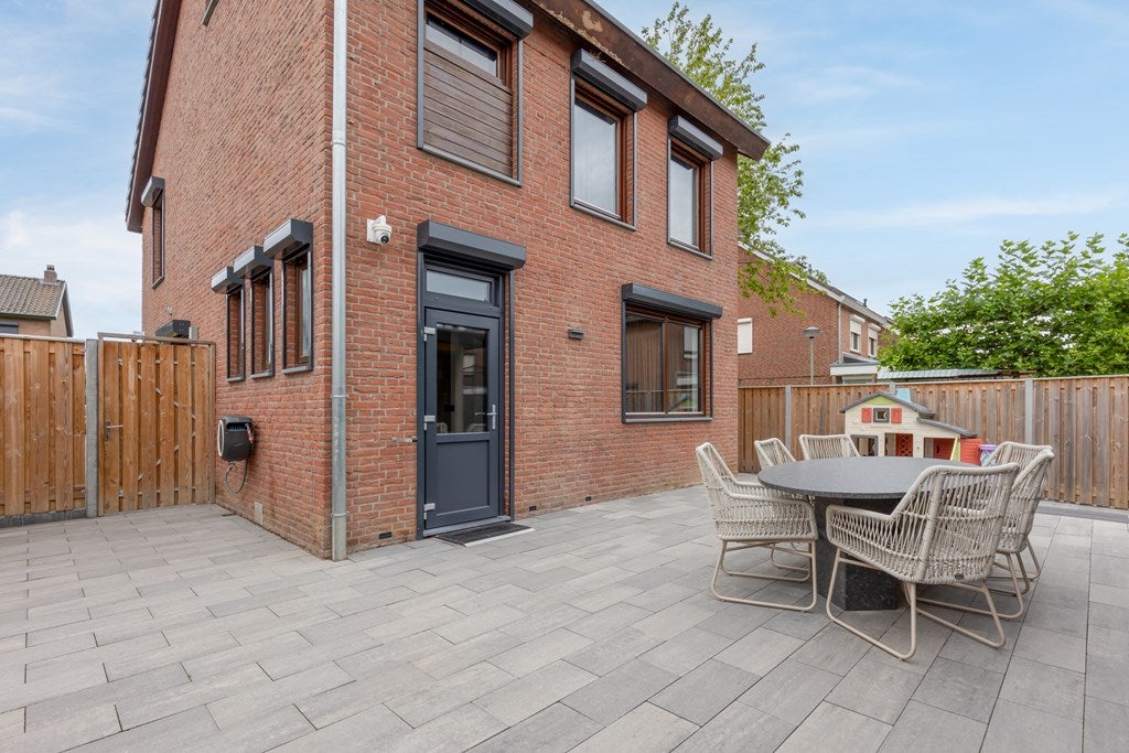 Vrijstaande woning te koop: Maarten Trompstraat 6, Elsloo