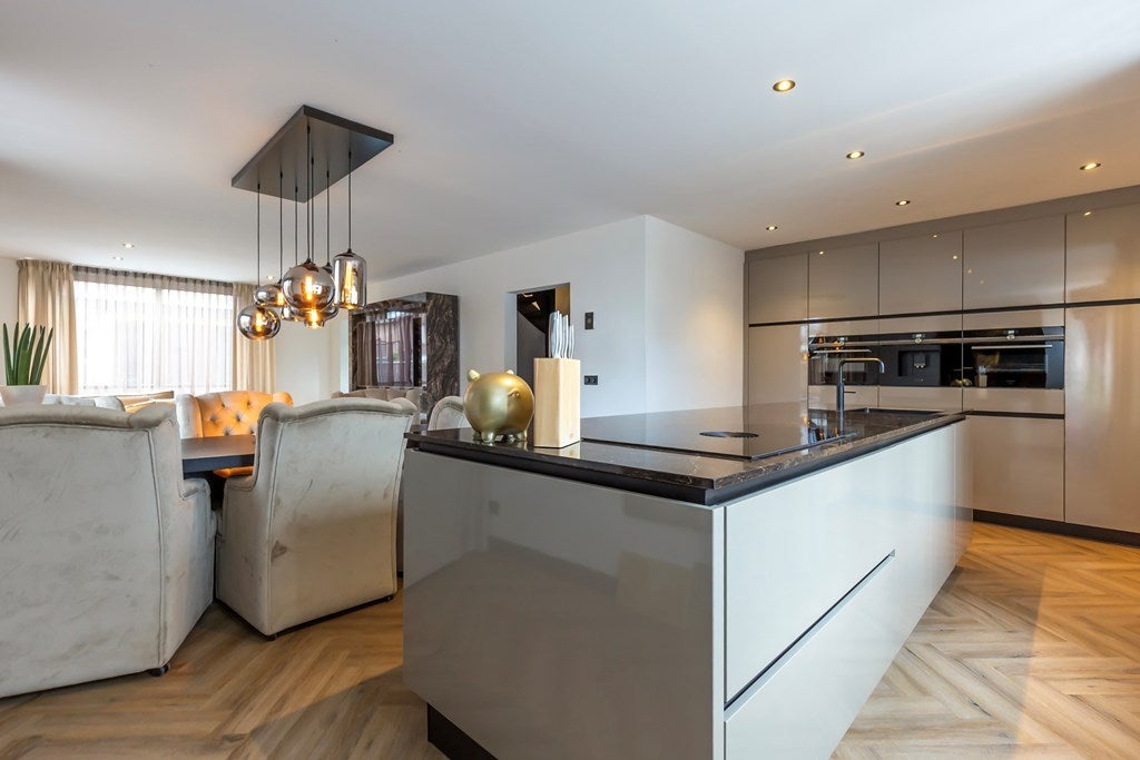 Vrijstaande woning te koop: Maarten Trompstraat 6, Elsloo
