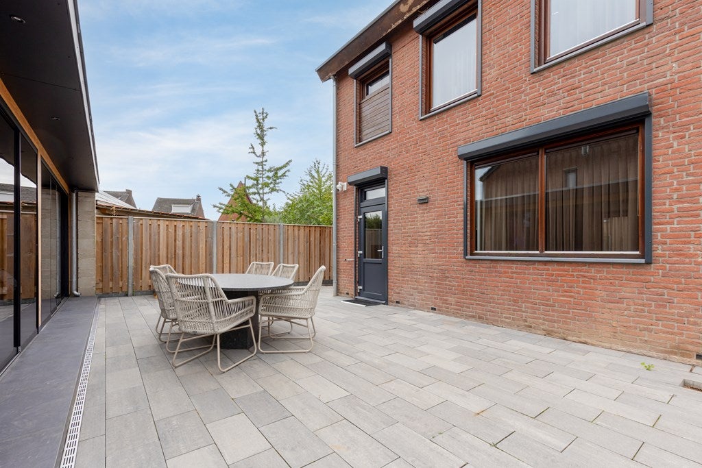 Vrijstaande woning te koop: Maarten Trompstraat 6, Elsloo