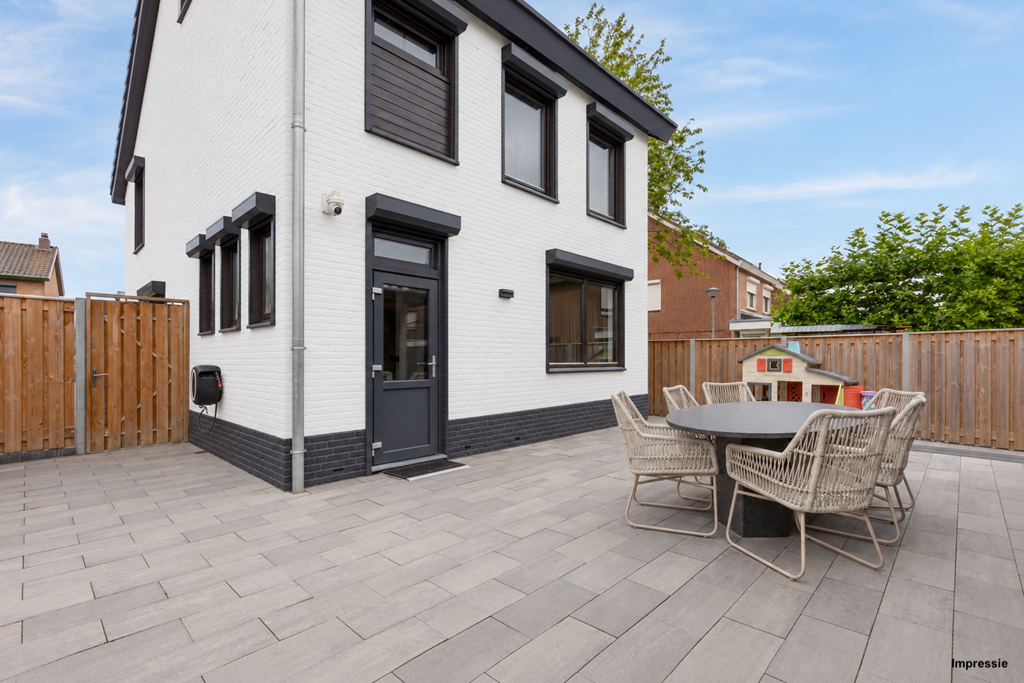 Vrijstaande woning te koop: Maarten Trompstraat 6, Elsloo