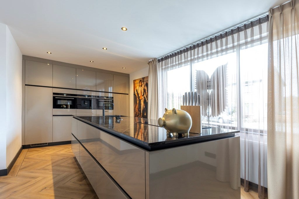 Vrijstaande woning te koop: Maarten Trompstraat 6, Elsloo