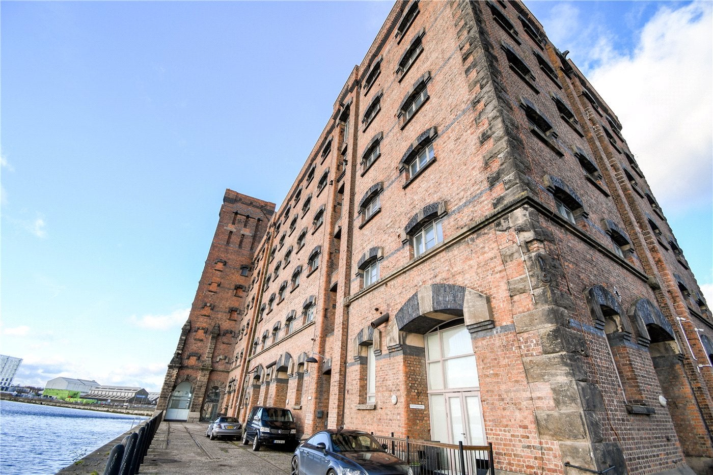 Flat Dock Road in Birkenhead