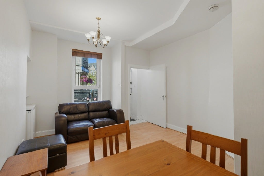 Flat West End Place in City of Edinburgh