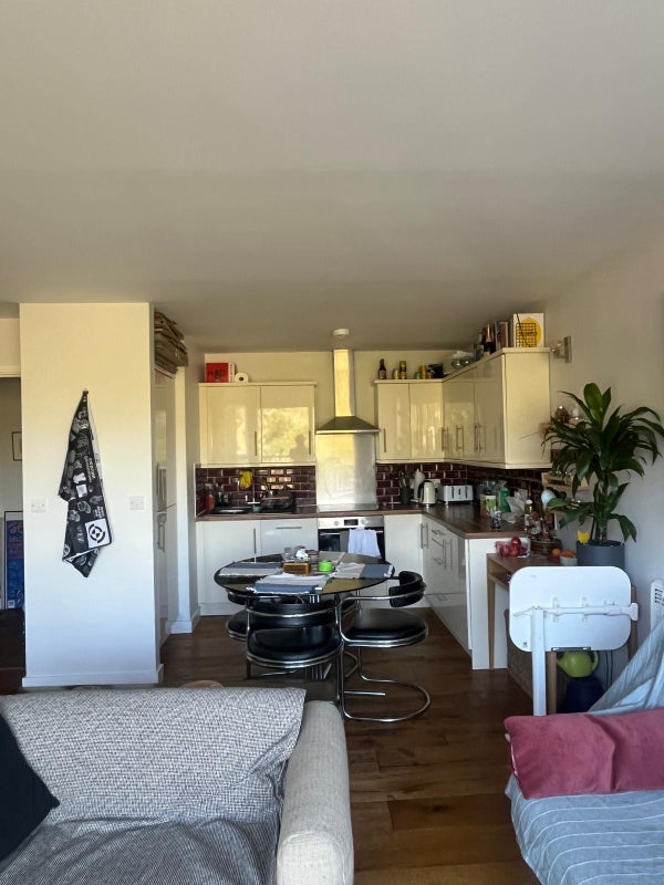 Flat Borland Road in Greater London