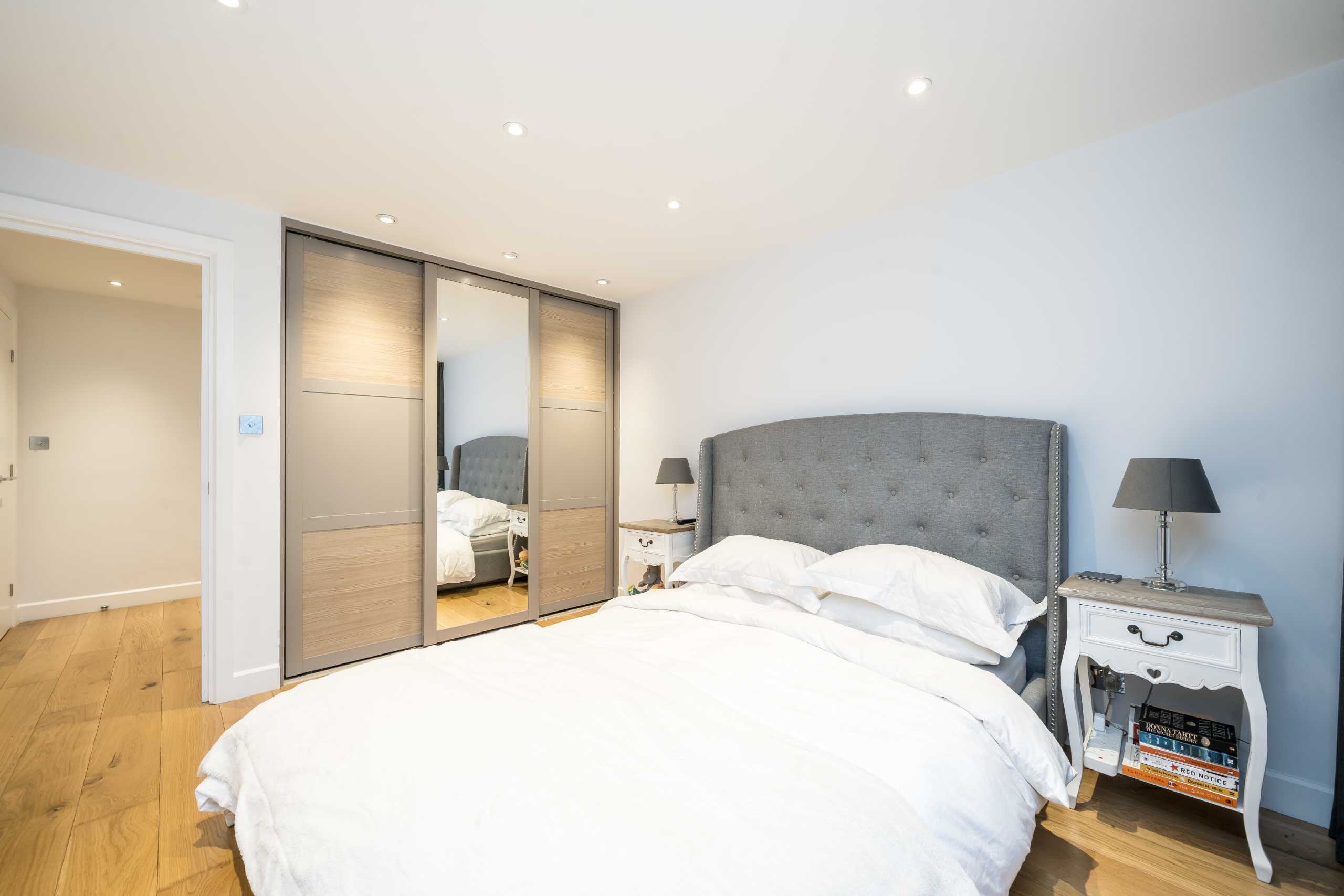 Flat Burford Walk in Greater London
