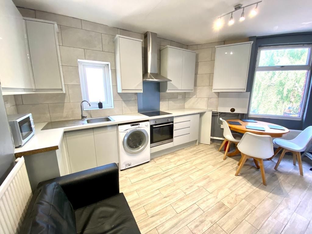 Flat Lancing Road in Sheffield