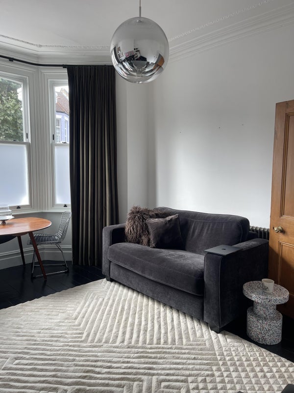 Flat Bathurst Gardens in Greater London
