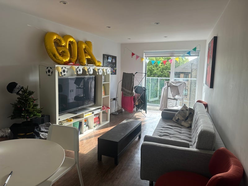 Room Gauden Road in Greater London
