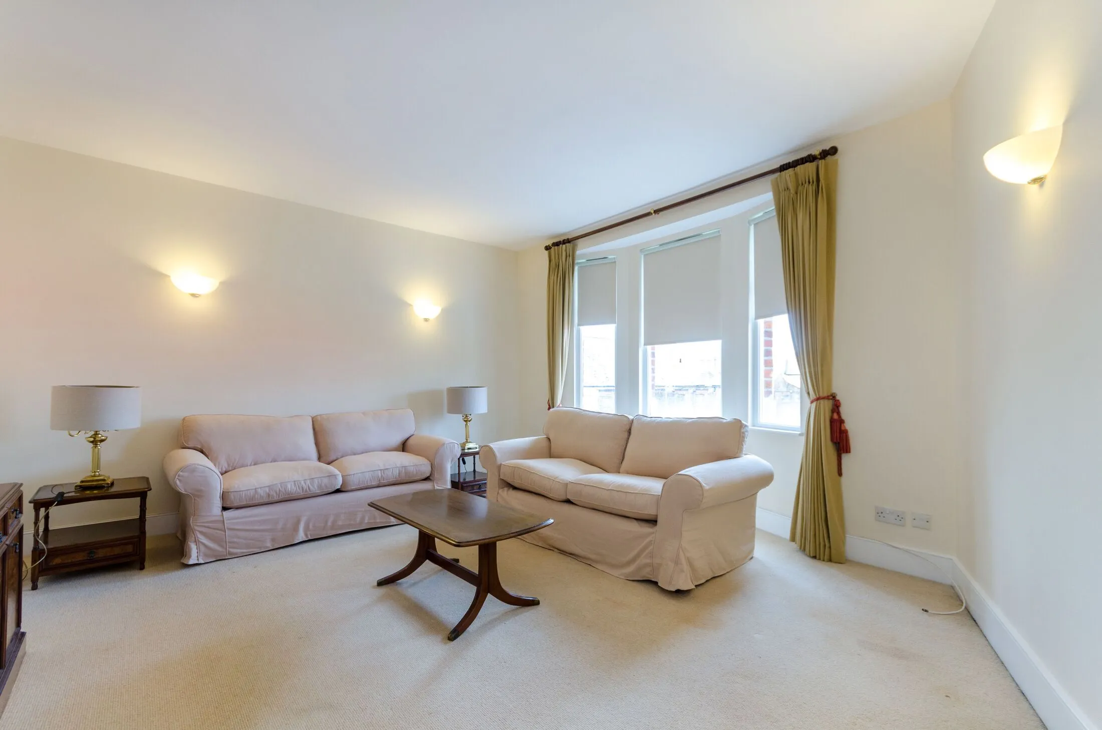 Flat Kingston Road in Greater London