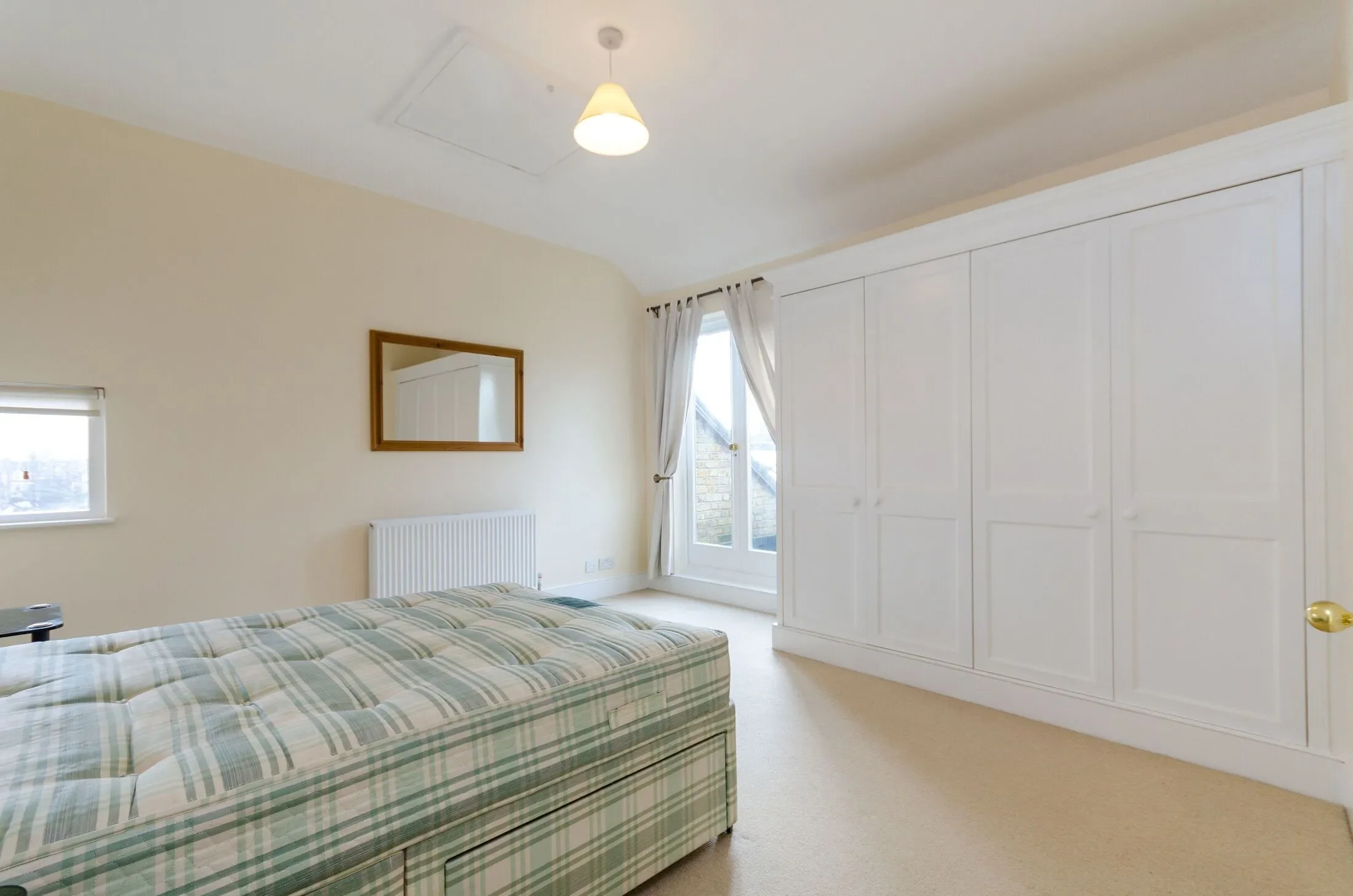 Flat Kingston Road in Greater London
