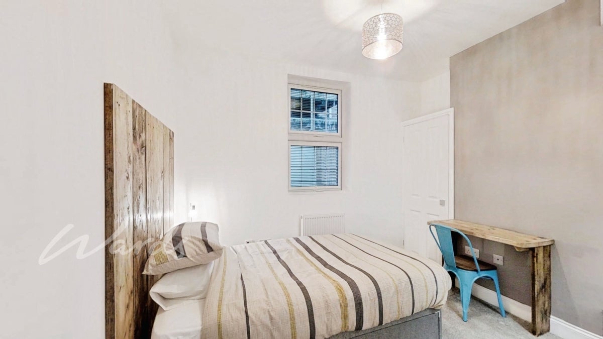 Room Shellons Street in Folkestone and Hythe District