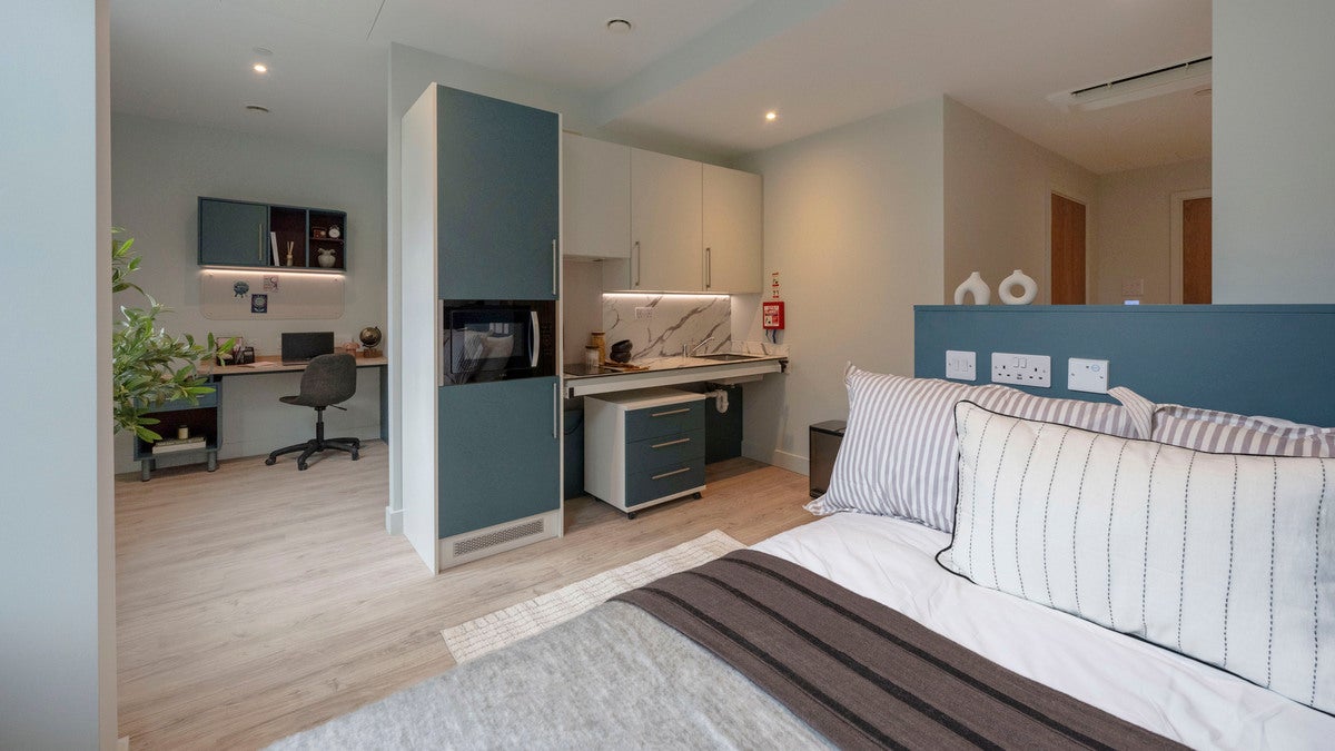 Room Bath Street in Greater London
