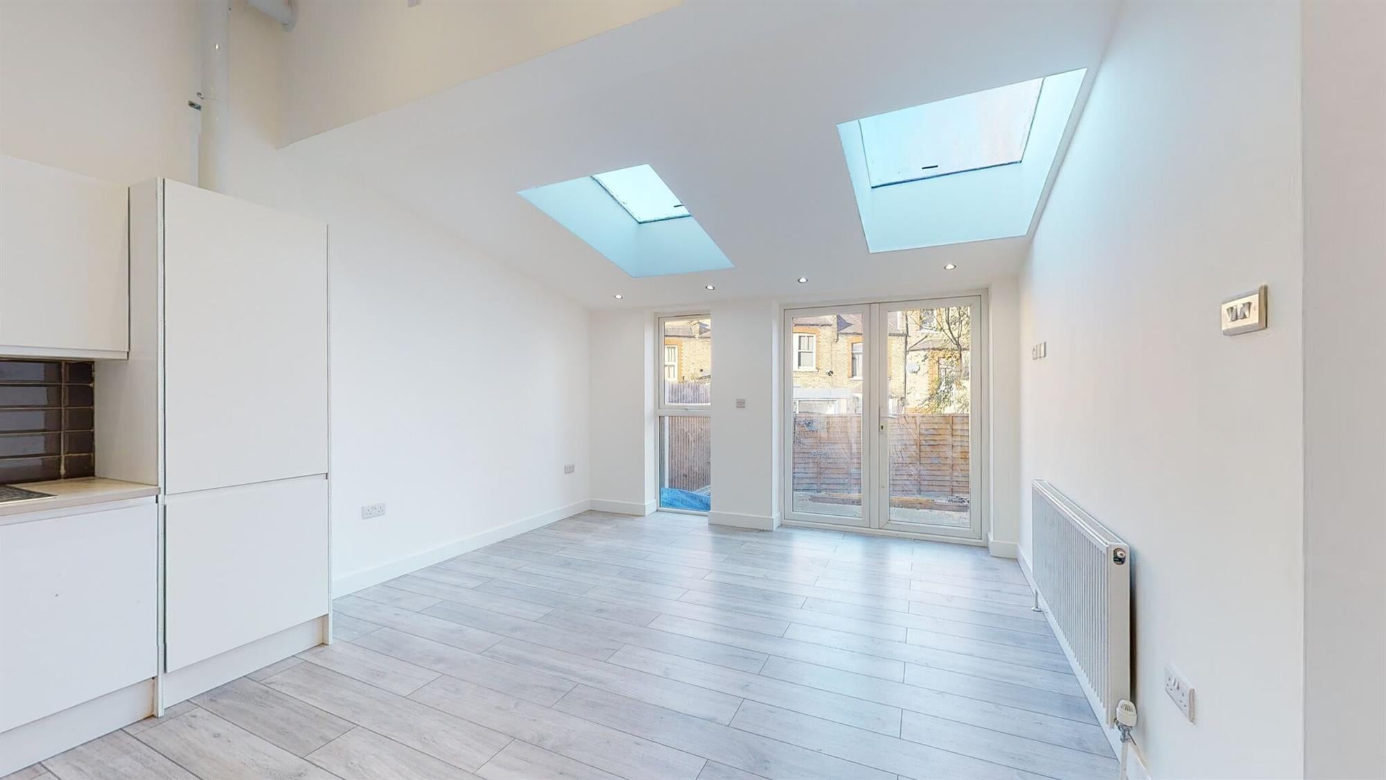 Flat Grange Avenue in Greater London